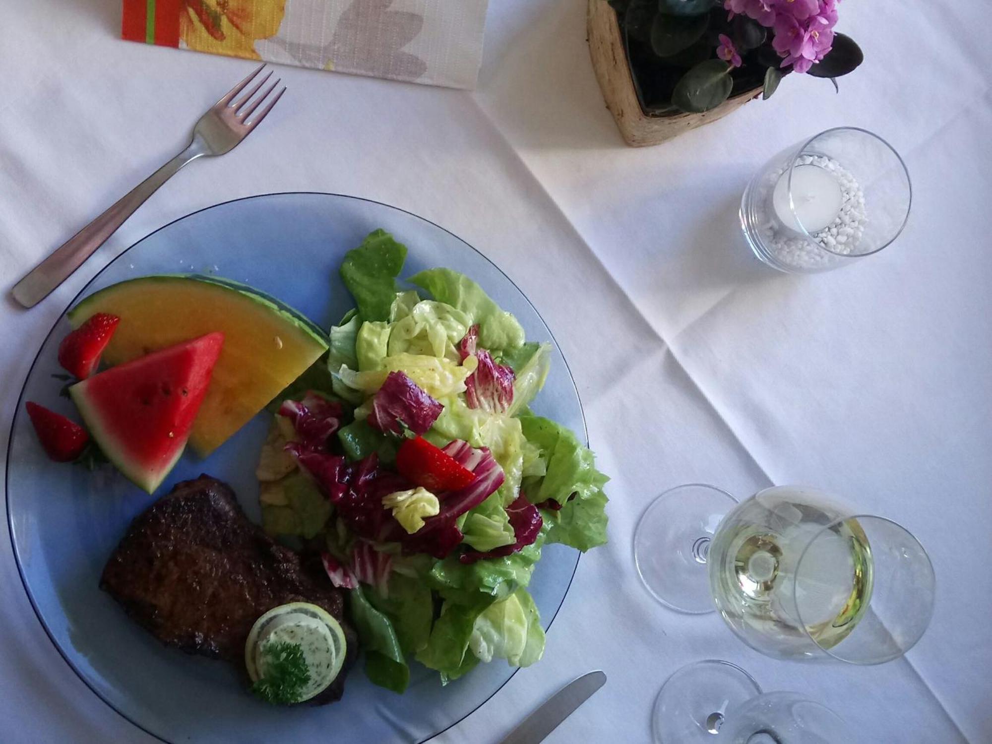 Gasthaus Zum Kreuz กราเฟินเฮาเซน ภายนอก รูปภาพ